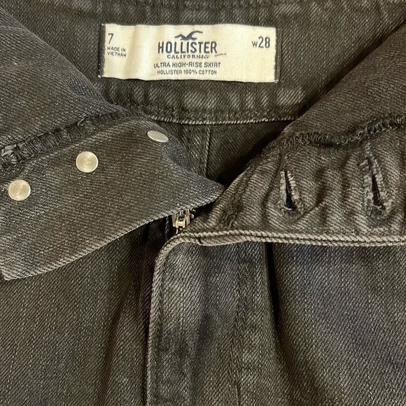 Hollister black size 28 raw hem mini skirt with pockets, front zip and buttons - Picture 2 of 8